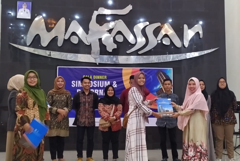 The Best Paper dan The Best Tittle Simposium Nasional di Makassar